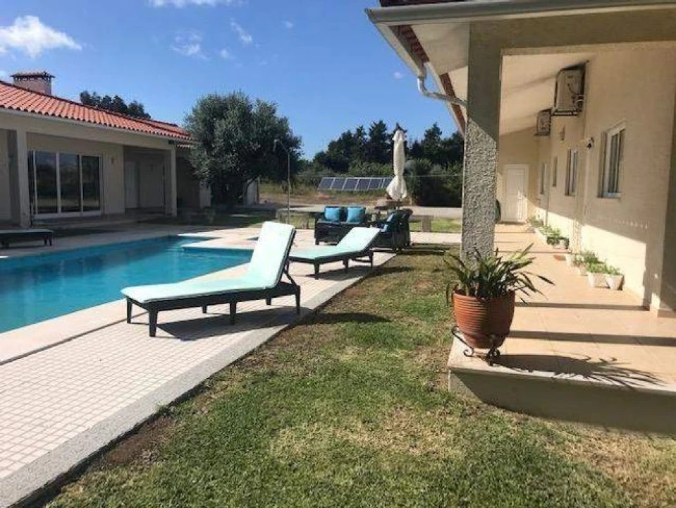 Moradia T4 para Venda em Samuel Foto 7