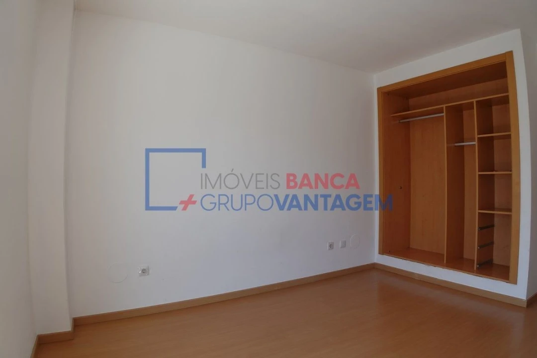 Apartamento T4 para Venda em Pinhal Novo Foto 17