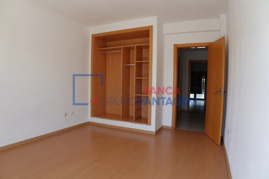 Apartamento T4 para Venda em Pinhal Novo Foto 18