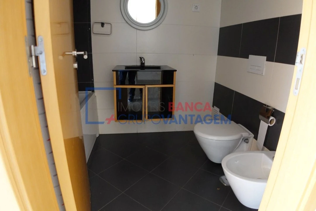 Apartamento T4 para Venda em Pinhal Novo Foto 24