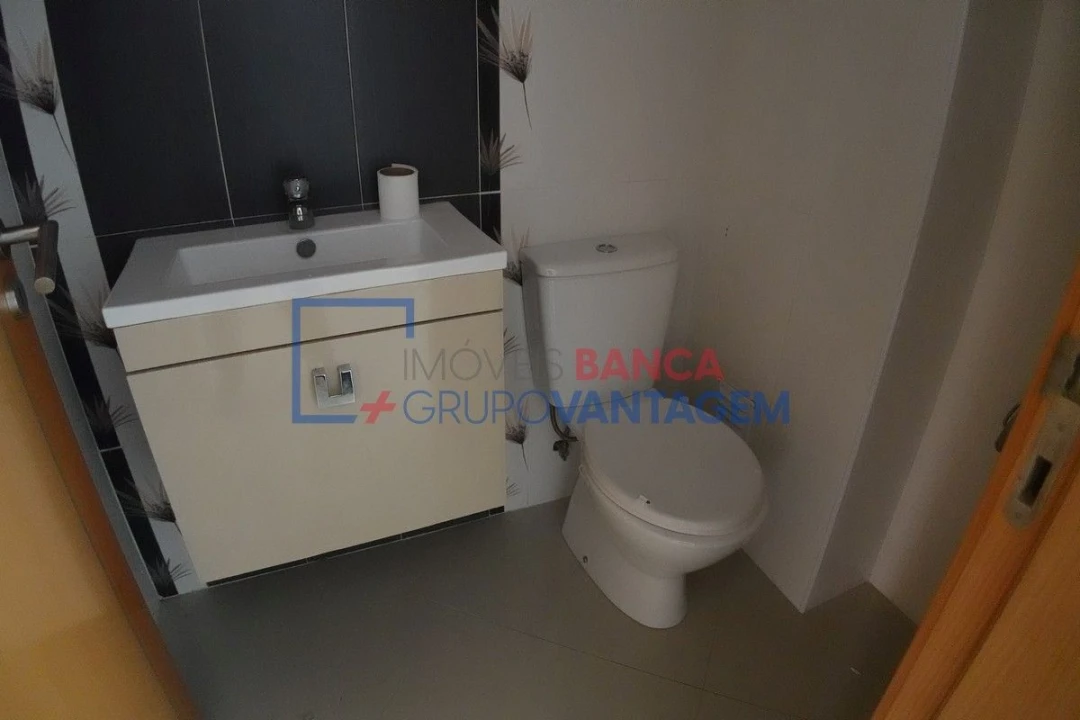 Apartamento T4 para Venda em Pinhal Novo Foto 26
