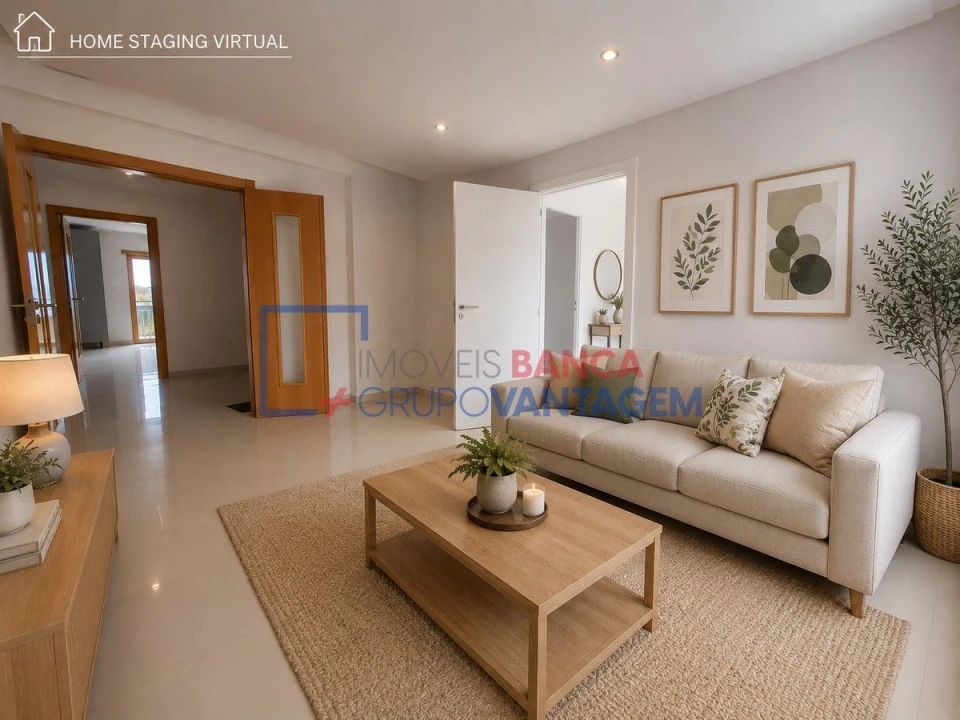 Apartamento T4 para Venda em Pinhal Novo Foto 1