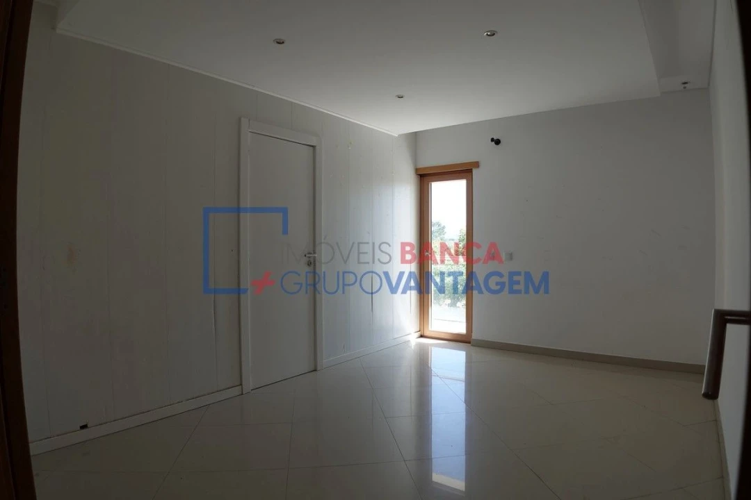 Apartamento T4 para Venda em Pinhal Novo Foto 4