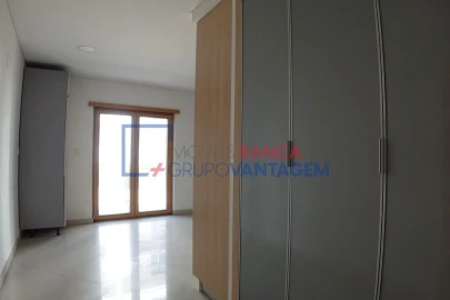 Apartamento T4 para Venda em Pinhal Novo