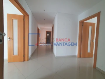 Apartamento T4 para Venda em Pinhal Novo