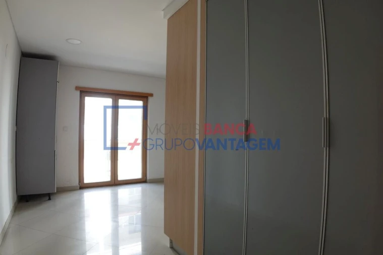 Apartamento T4 para Venda em Pinhal Novo Foto 8