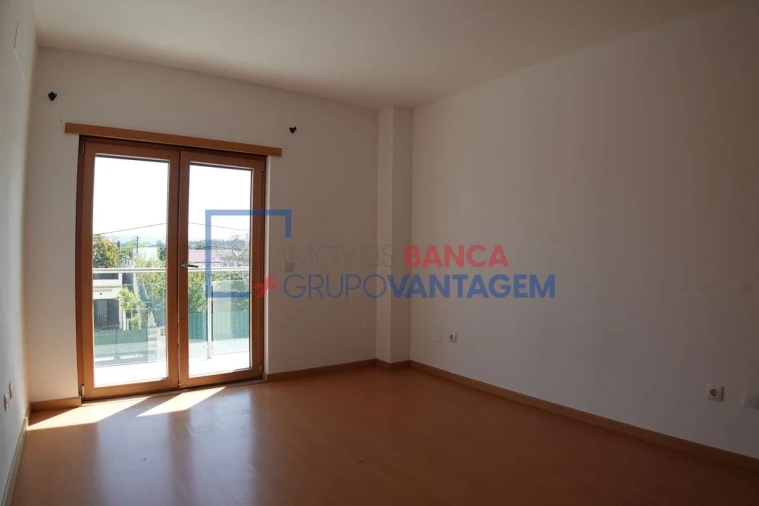 Apartamento T4 para Venda em Pinhal Novo Foto 19