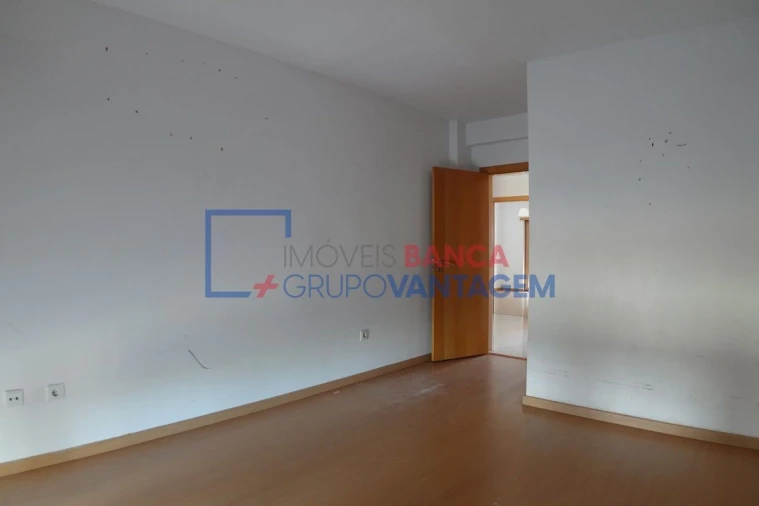 Apartamento T4 para Venda em Pinhal Novo Foto 21