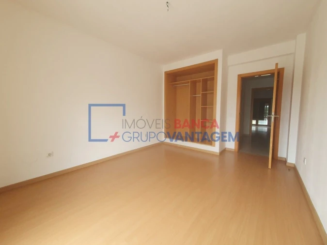Apartamento T4 para Venda em Pinhal Novo Foto 10