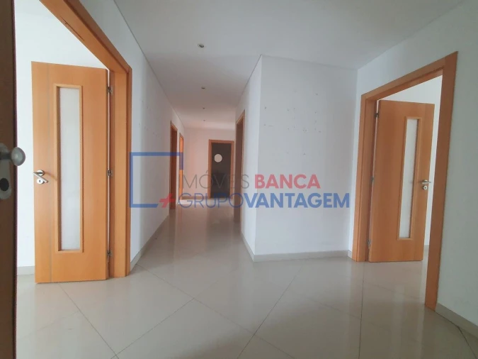 Apartamento T4 para Venda em Pinhal Novo Foto 8