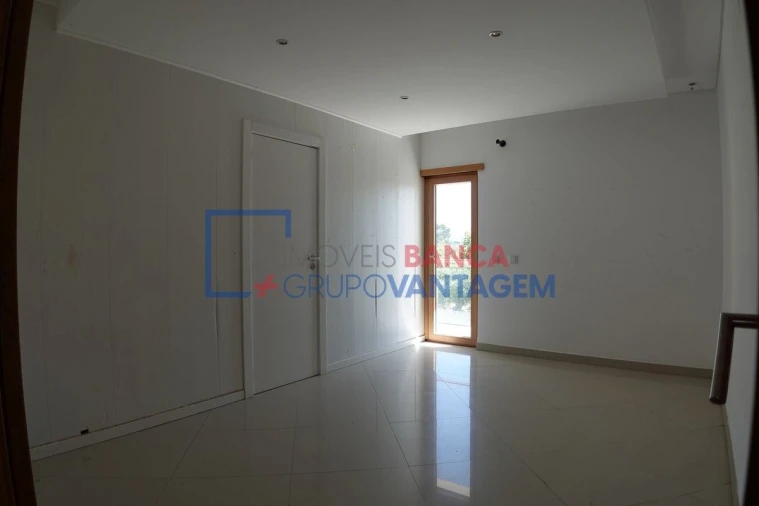 Apartamento T4 para Venda em Pinhal Novo Foto 4