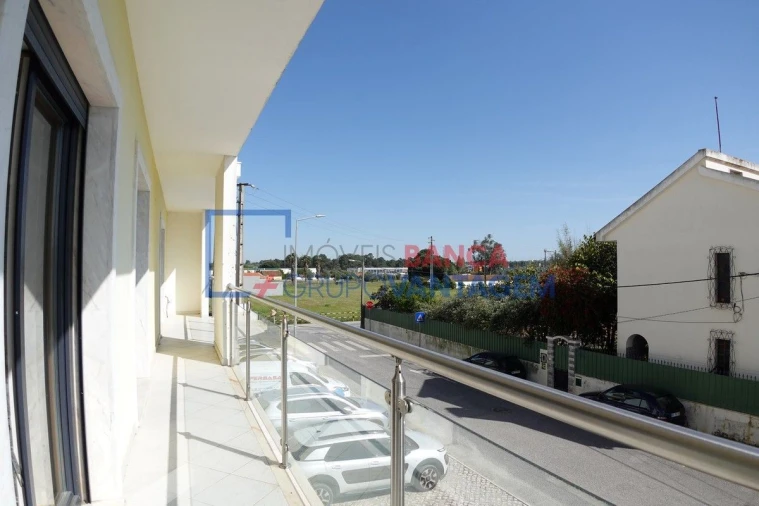Apartamento T4 para Venda em Pinhal Novo Foto 24