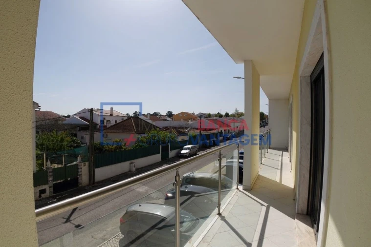 Apartamento T4 para Venda em Pinhal Novo Foto 25
