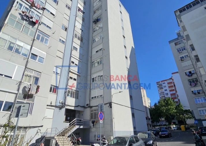 Apartamento T1 para Venda em Águas Livres Foto 4