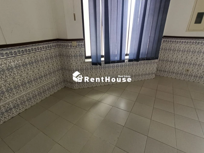 Loja para Arrendamento em Buarcos Foto 2