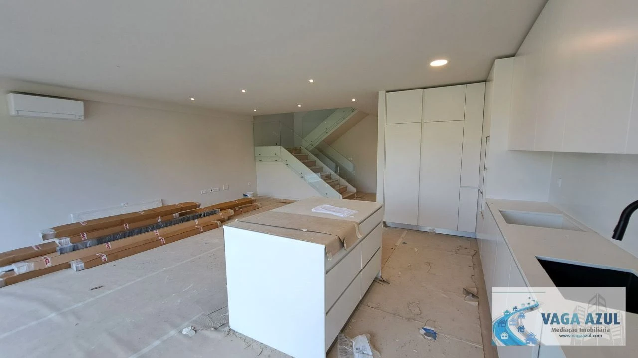 Moradia T3 para Venda em Fânzeres e São Pedro da Cova Foto 3