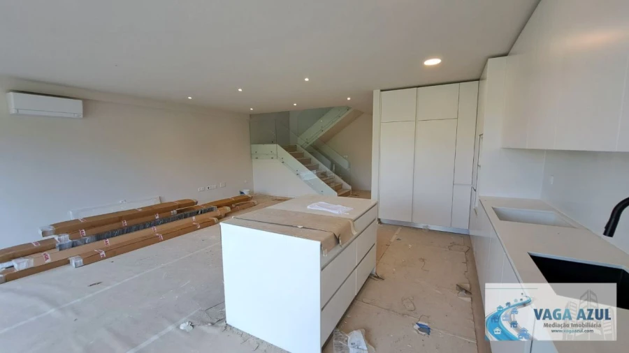 Moradia T3 para Venda em Fânzeres e São Pedro da Cova Foto 3