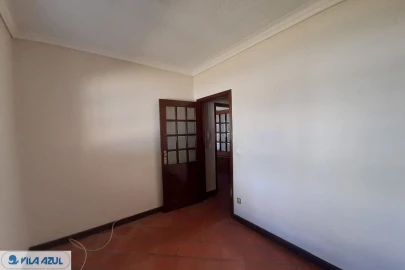 Moradia T4 para Venda em Arcozelo