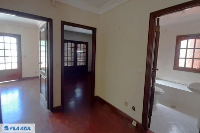 Moradia T4 para Venda em Arcozelo