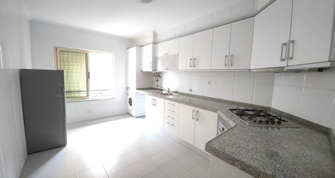 Apartamento T2 para Venda em Tavarede Foto 1