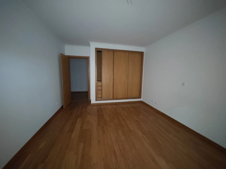 Apartamento T2 para Venda em Tavarede Foto 4