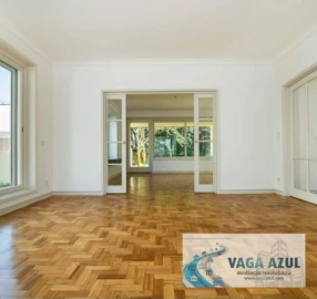 Moradia T5 para Arrendamento em Lordelo do Ouro e Massarelos