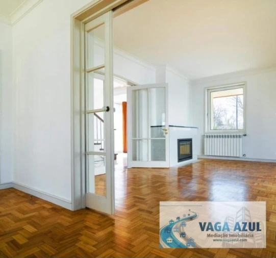 Moradia T5 para Arrendamento em Lordelo do Ouro e Massarelos Foto 3