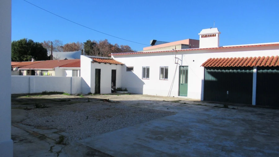 Moradia T1 para Venda em São João Baptista