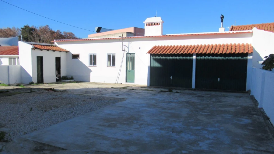 Moradia T1 para Venda em São João Baptista