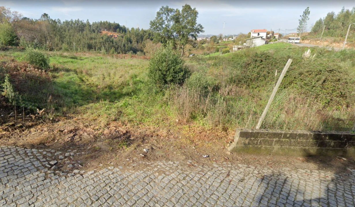 Terreno P/ Prédio para Venda em Arcozelo Foto 2