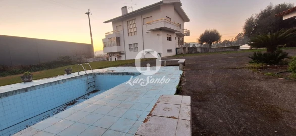 Moradia T4 para Venda em Roriz