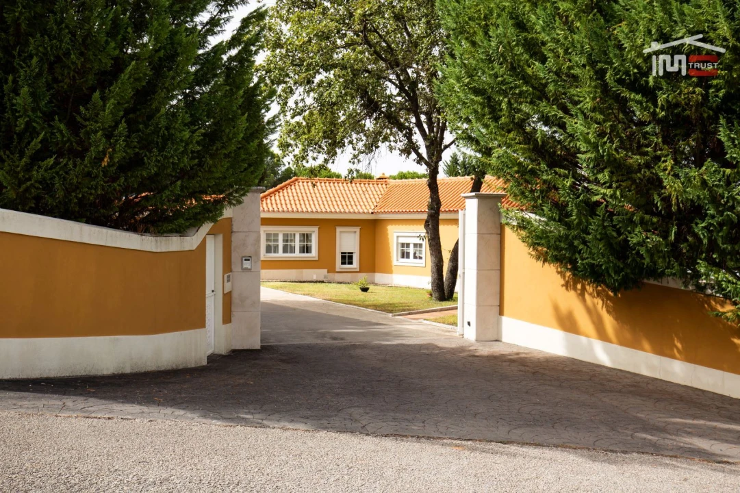 Moradia T5 para Venda em Seiça Foto 5