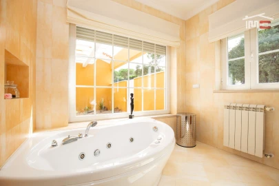 Moradia T5 para Venda em Seiça