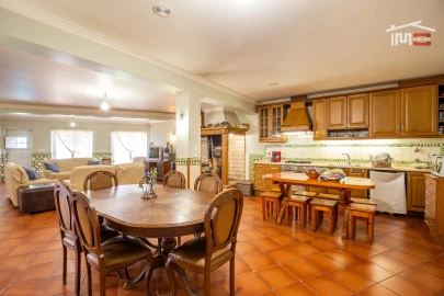 Moradia T5 para Venda em Seiça