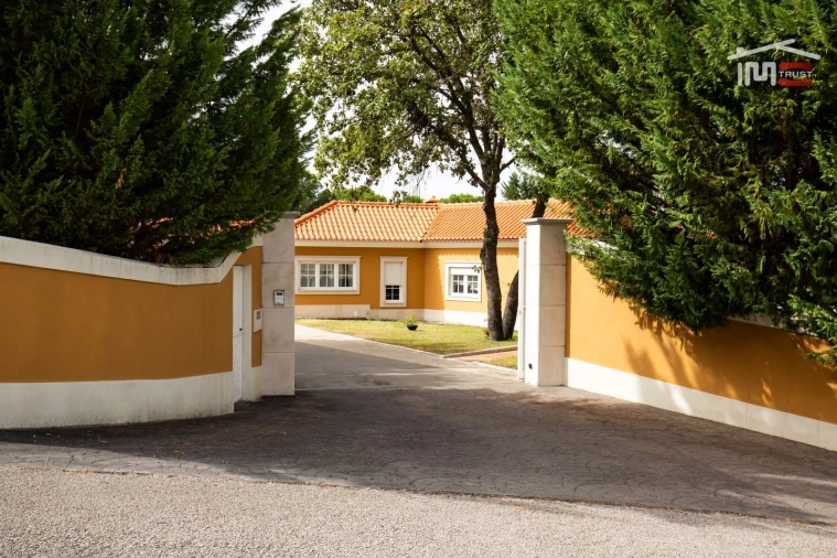 Moradia T5 para Venda em Seiça Foto 5