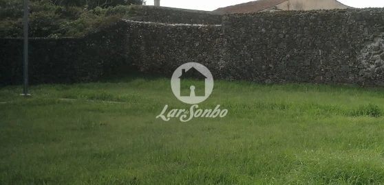 Terreno P/ Prédio para Venda em Rosto do Cão (Livramento)