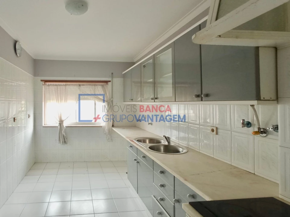 Apartamento T2 para Venda em Cacém e São Marcos Foto 11