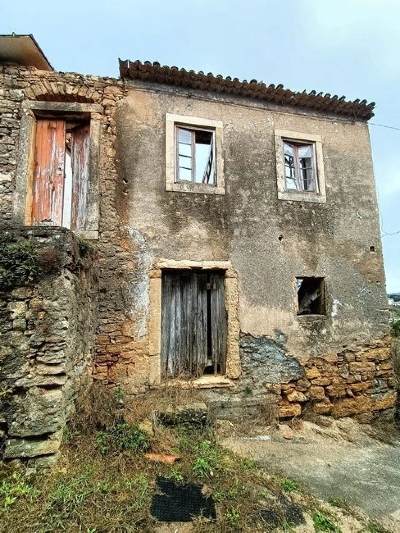 Moradia T0 para Venda em Almalagues Foto 1