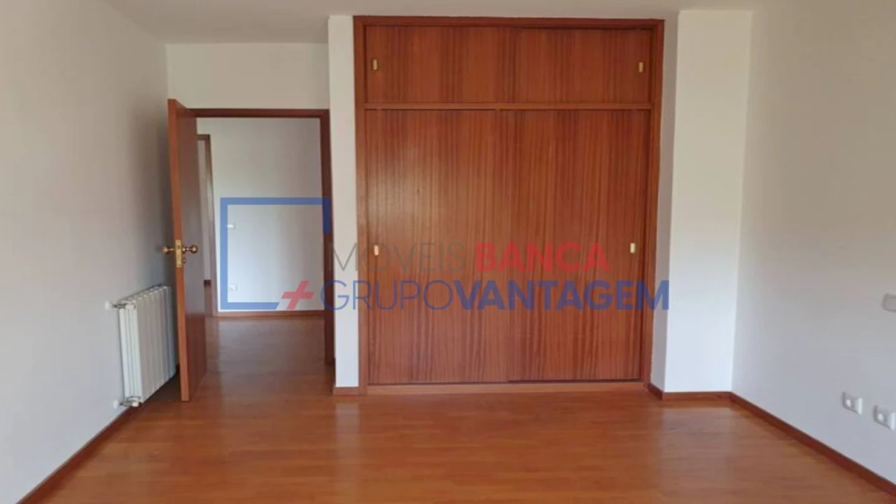 Apartamento T2 para Venda em Cidade da Maia Foto 3