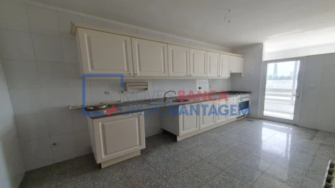 Apartamento T2 para Venda em Cidade da Maia