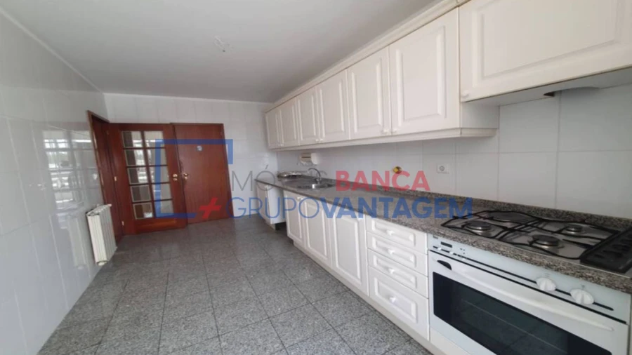 Apartamento T2 para Venda em Cidade da Maia Foto 5