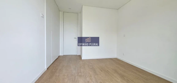 Apartamento T4 para Venda em Gulpilhares e Valadares