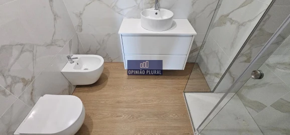 Apartamento T4 para Venda em Gulpilhares e Valadares