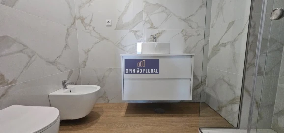 Apartamento T4 para Venda em Gulpilhares e Valadares