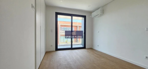 Apartamento T4 para Venda em Gulpilhares e Valadares