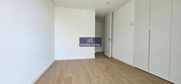 Apartamento T4 para Venda em Gulpilhares e Valadares