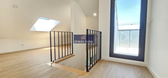 Apartamento T4 para Venda em Gulpilhares e Valadares
