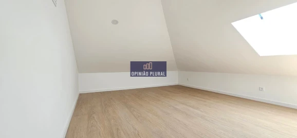 Apartamento T4 para Venda em Gulpilhares e Valadares