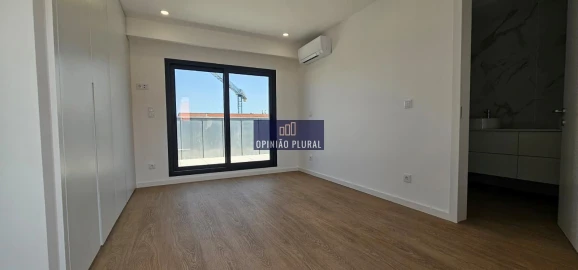 Apartamento T4 para Venda em Gulpilhares e Valadares