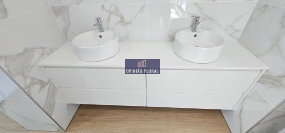 Apartamento T4 para Venda em Gulpilhares e Valadares